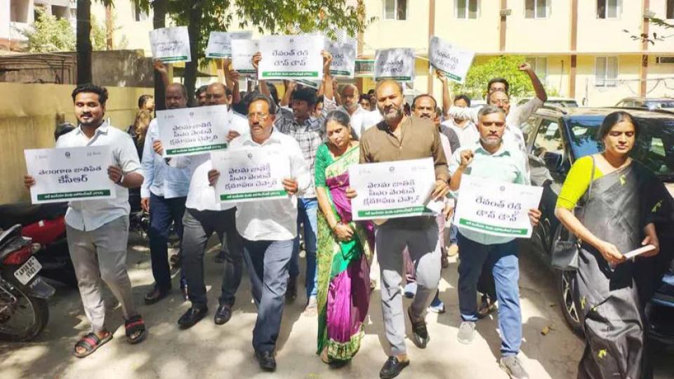 Velama community demands apology from CM Revanth Reddy