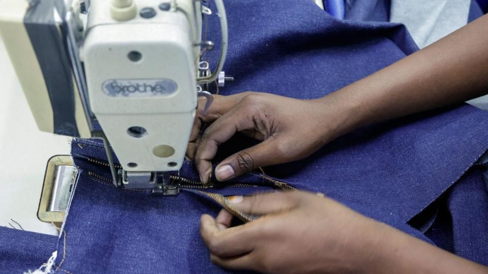telanganagovttodistributefreesewingmachinesinwanaparthyonmarch2