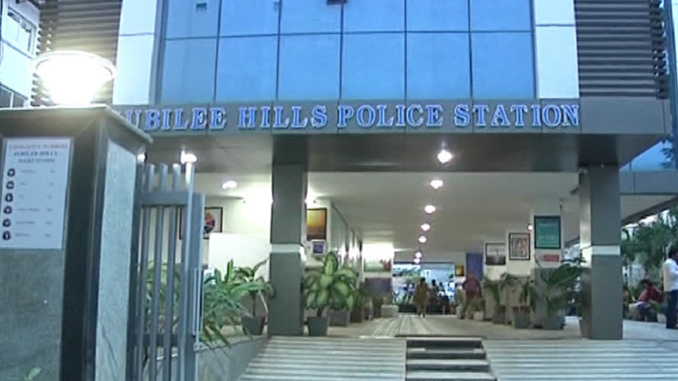 juniorartistsexuallyassaultedonpretextoffilmshootinhyderabad