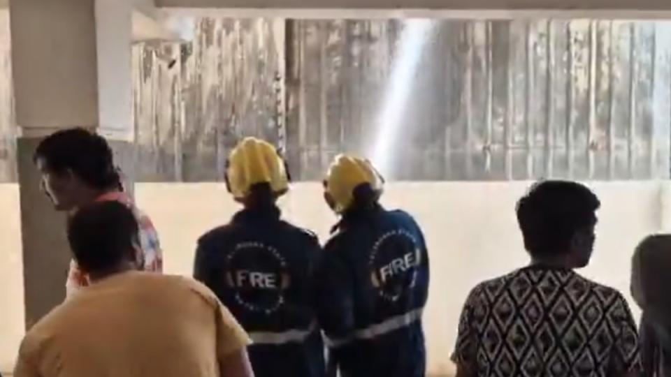 fireeruptsatwarehouseinnarsingi