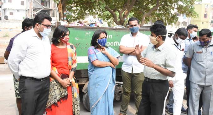 hyderabadmayorinspectssolidwastemanagementplantsinghmc