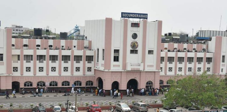 tsrtctoarrangebatteryvehicleridesforpassengersatsecunderabadrailwaystation