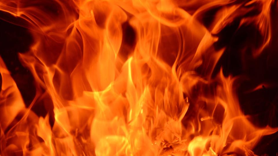 Newly married man sets himself ablaze after separation from wife in Karimnagar