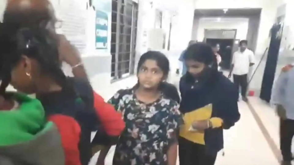 atleast10govtschoolstudentssufferfoodpoisoningintelangana