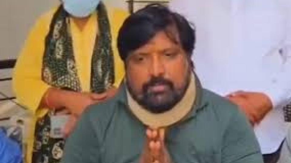 Janapriya Society secretary apologises for ‘Pakistani’ remark