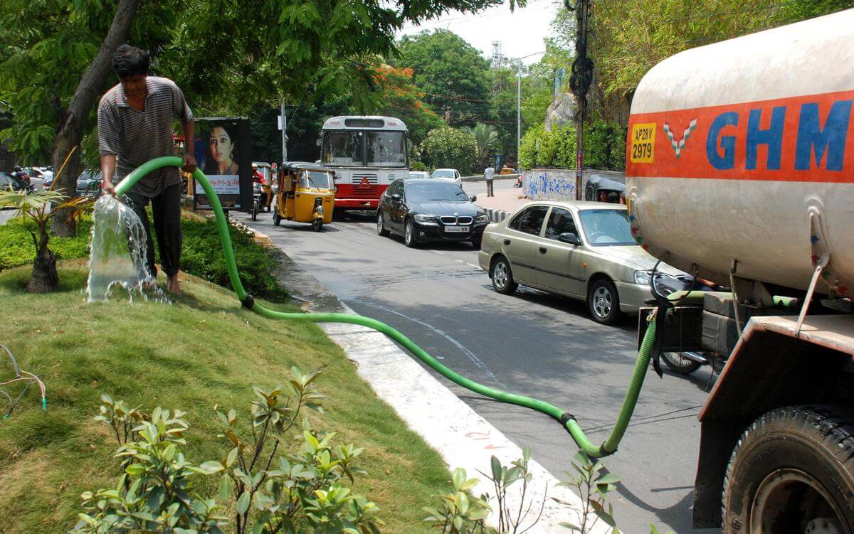 HMDA to introduce sprinkler system to maintain greenery on ORR main carriageway