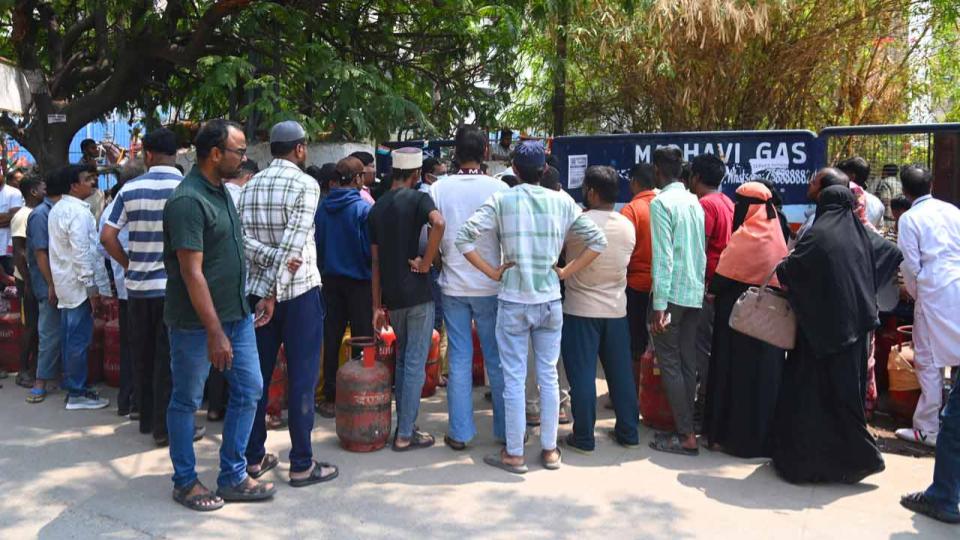 LPG shortage hits food donation drives in Hyderabad, NGOs struggle