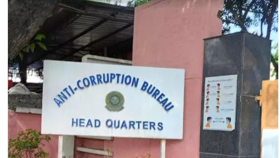 ACB nabs Mahabubabad ZPHS Headmaster, School Assistant 