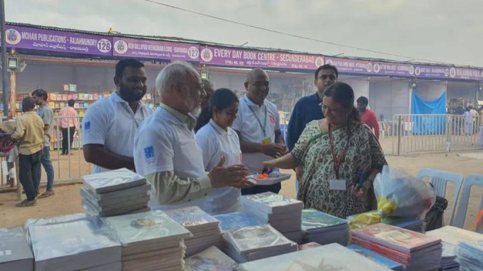 publicationsdivisionopensitsstallathyderabadbookfair2024