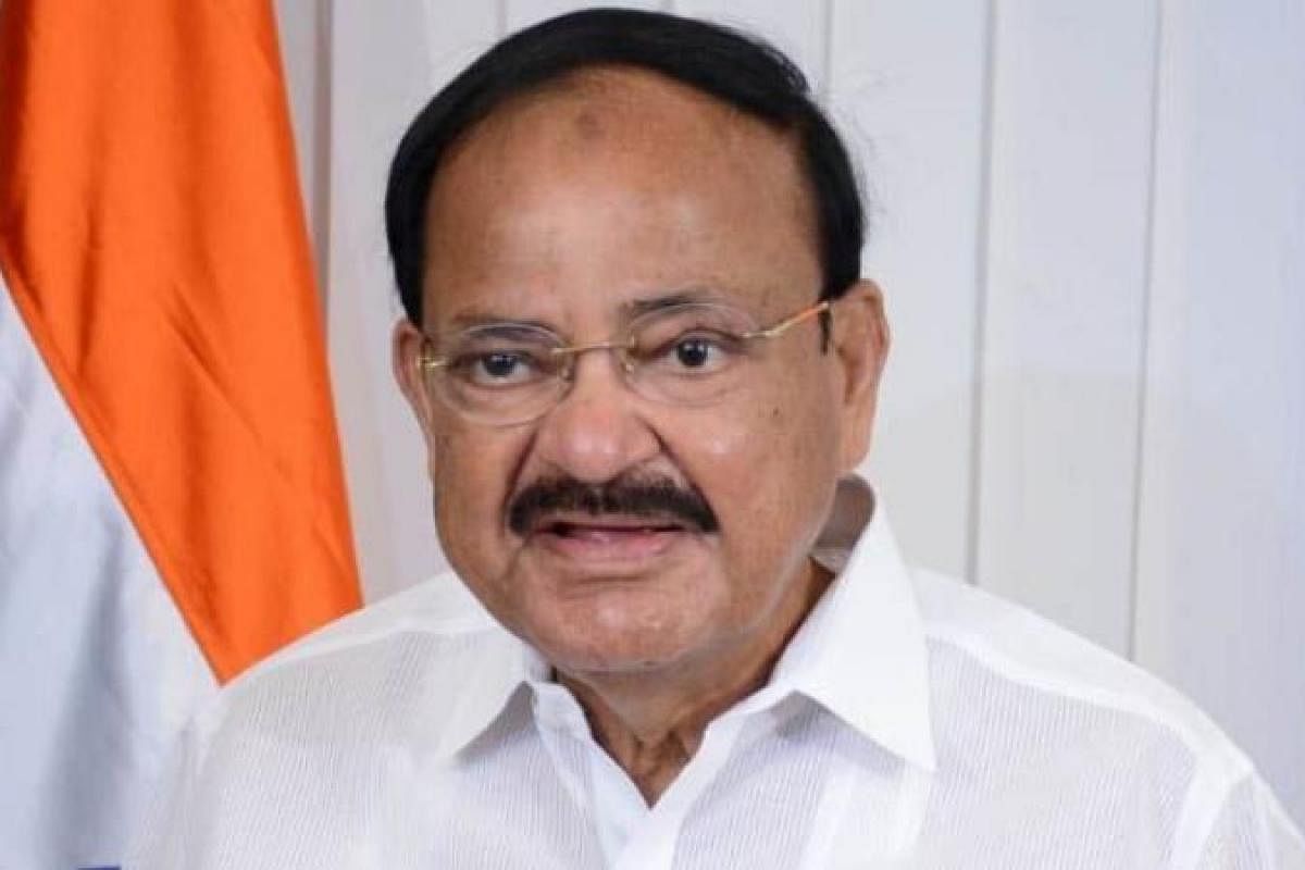 makeruralservicemandatoryfordoctors:vicepresidentvenkaiahnaidu