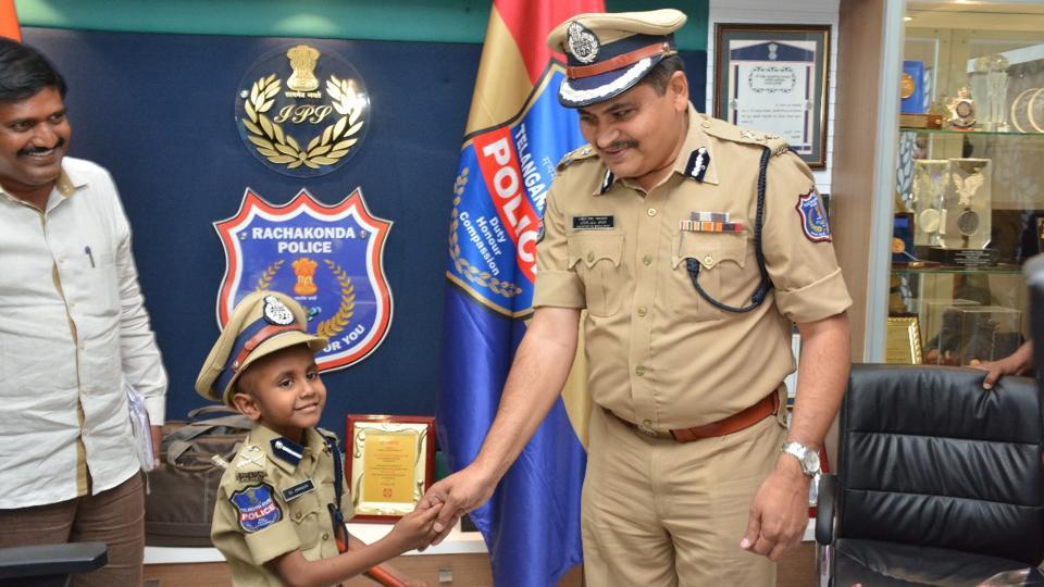 6yearoldchildboybecomespolicecommissionerforaday