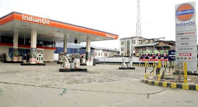 telanganaprisonsdepartmentplanstoopen100petrolpumpsbyyearend