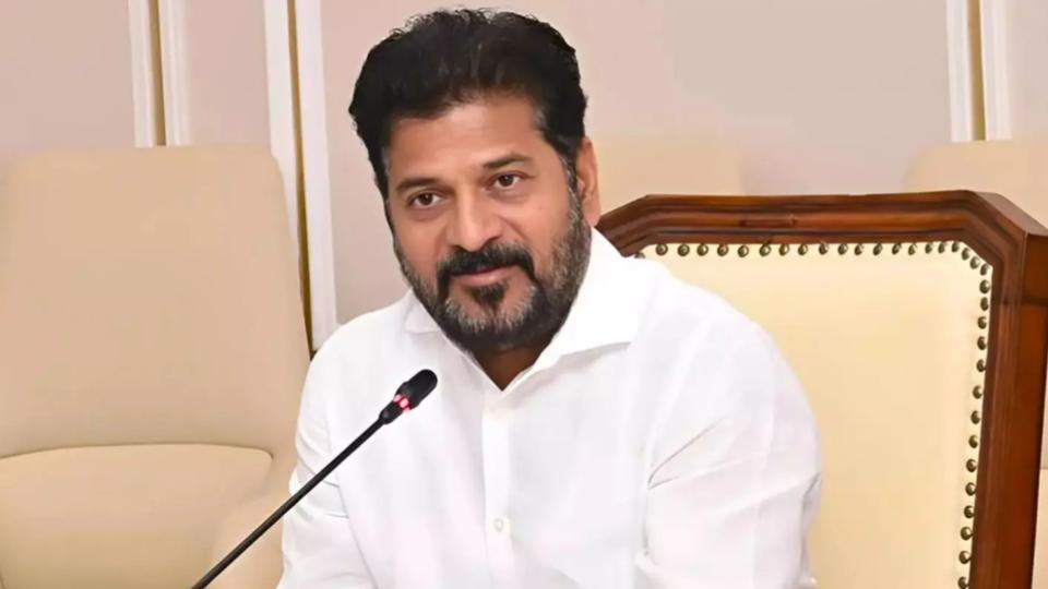 CM Revanth on Indiramma Canteen Praise 