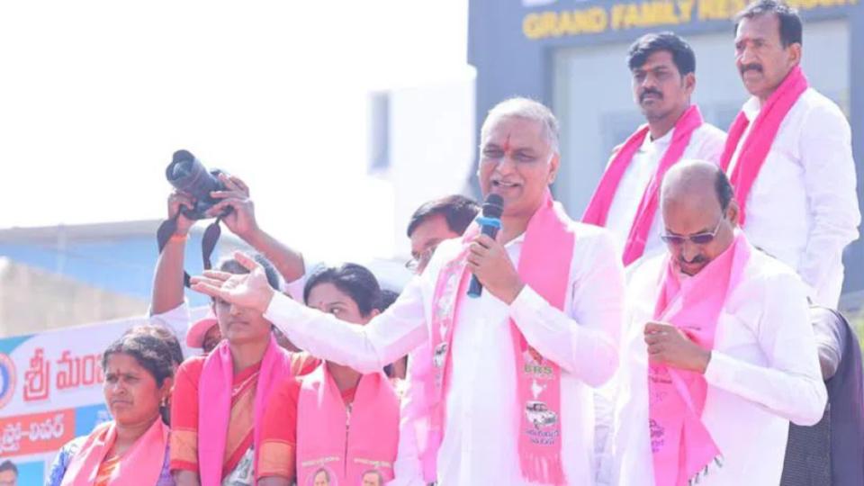 Congress, BJP seeking votes in Gajwel after questioning KCR’s development