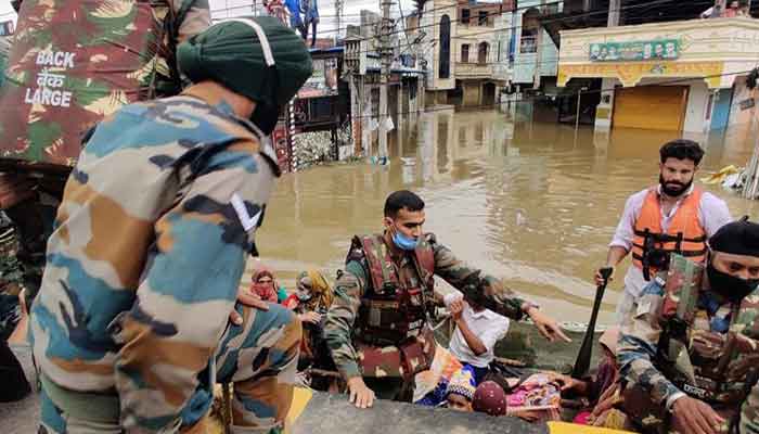 indianarmyjoinsrescueoperationsinfloodhithyderabad