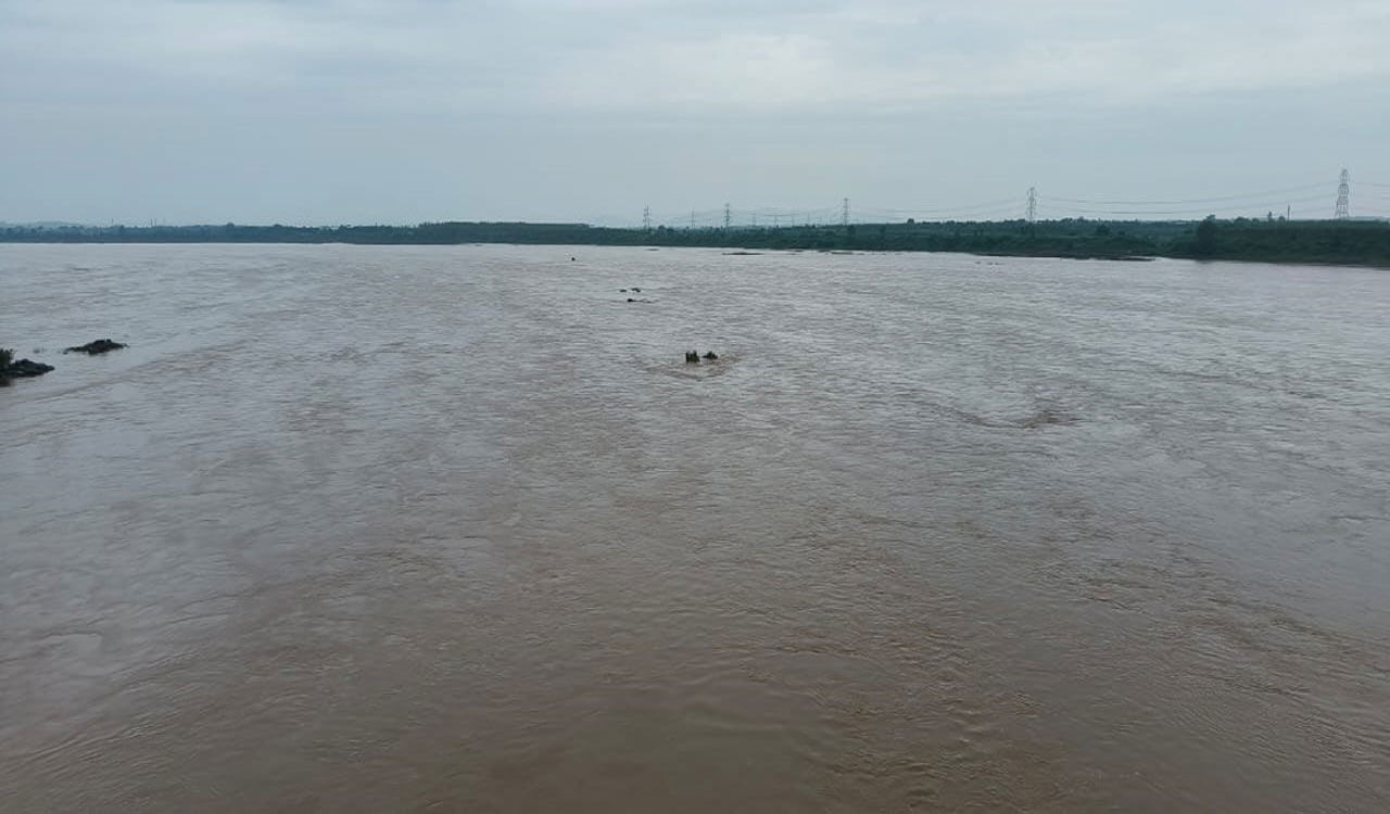 telanganasanctionsrs5560croreforgodavariwatersupply