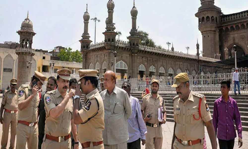 Hyderabad CP inspects security at Mecca Masjid ahead of Ramzan