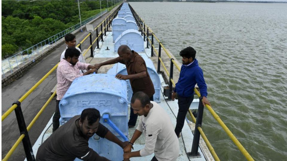 Gates of Osman Sagar and Himayatsagar lifted amid heavy rainfall