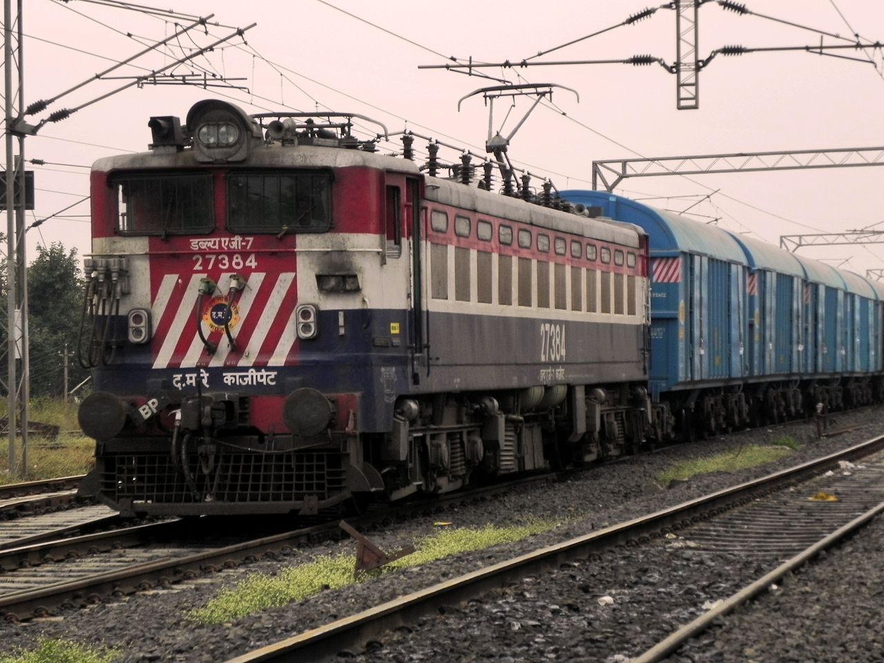 scrachieves80mntonnesfreightloading