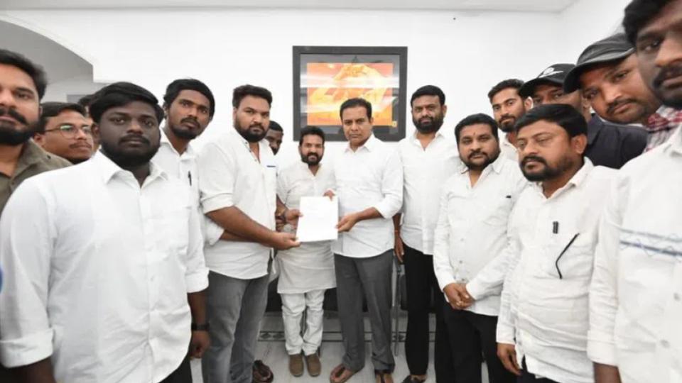 Over 5k Licensed surveyors meet KTR, complain of no work or salary