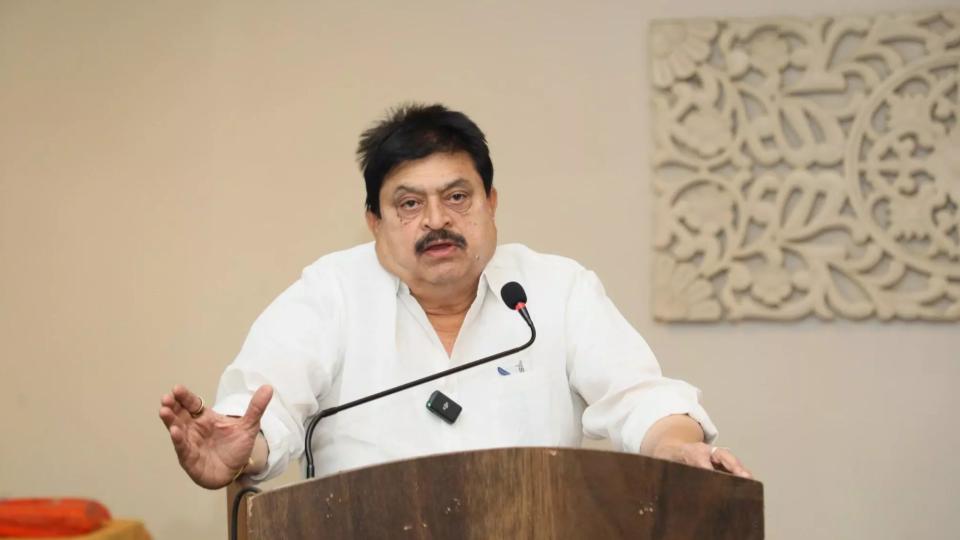 BJP Chief Begins 48-Hour Fast Demanding Reimbursement of Tuition Fees