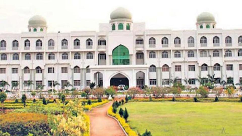 admissionsopeninmanuuformbaandmcomcourses