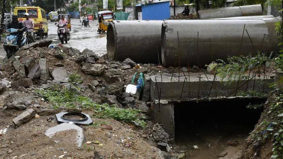 Hyderabad roads turn hazardous due to heavy rains