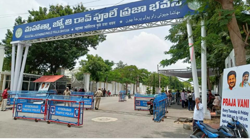 sarpanchesfromacrosstelanganastageprotestatprajabhavan