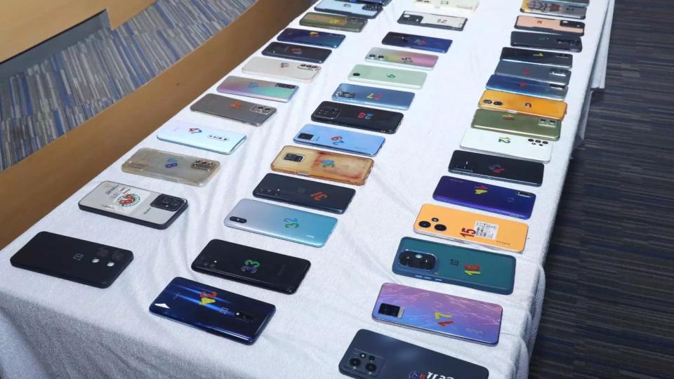 Mobile phones worth Rs 3.5 lakh recovered by Balapur Police