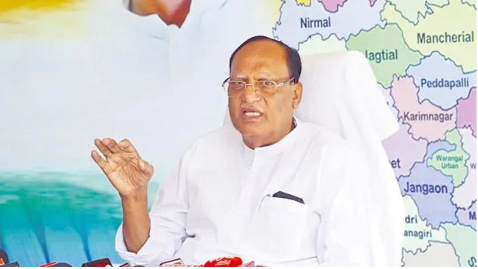 Advised Kavitha to reconsider resignation, says Gutta Sukender