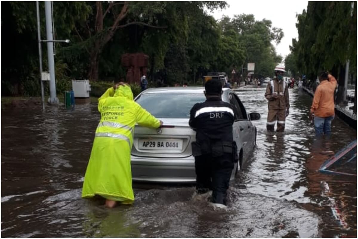 heavyrainslashesinhyderabad