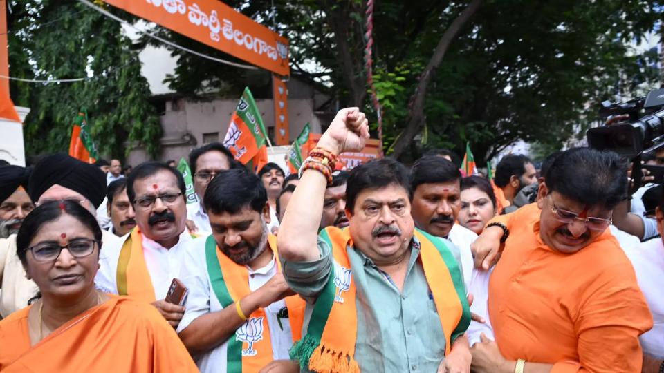 Tension in Nampally as BJP, Congress Protests Turn Confrontational