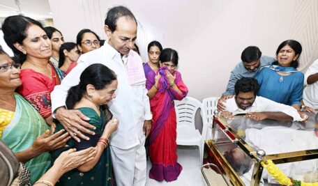 KCR pays last respects to brother-in-law Srinivas Rao