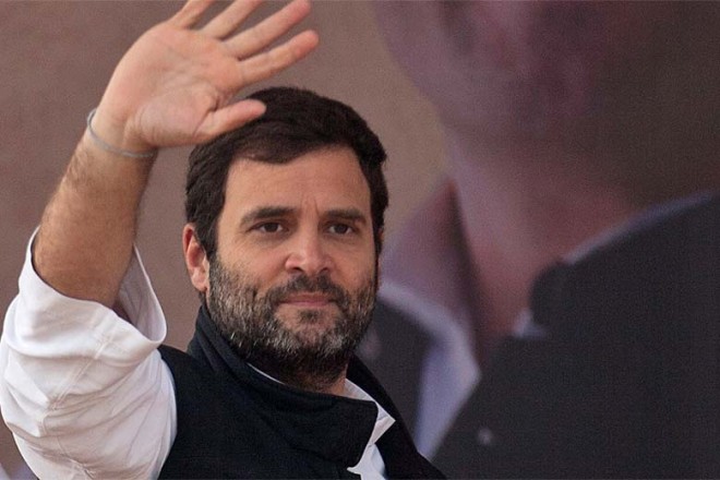 rahulgandhiarrivestoarousingwelcomeinhyderabad