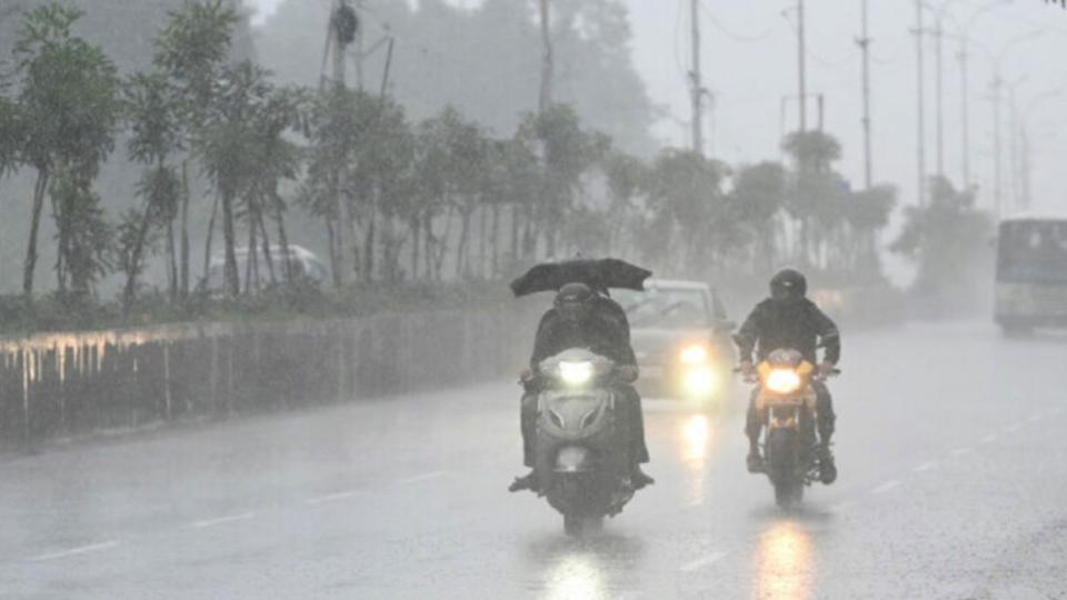 Cyberabad Police advises staggered early logouts today 