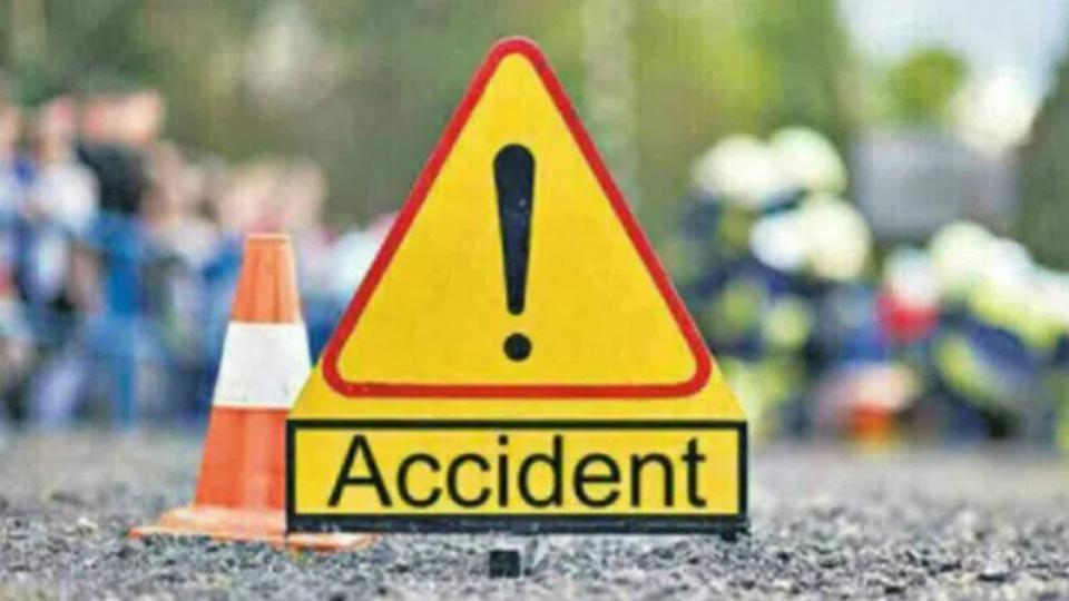 School bus hit by truck in Mahabubnagar, no casualties