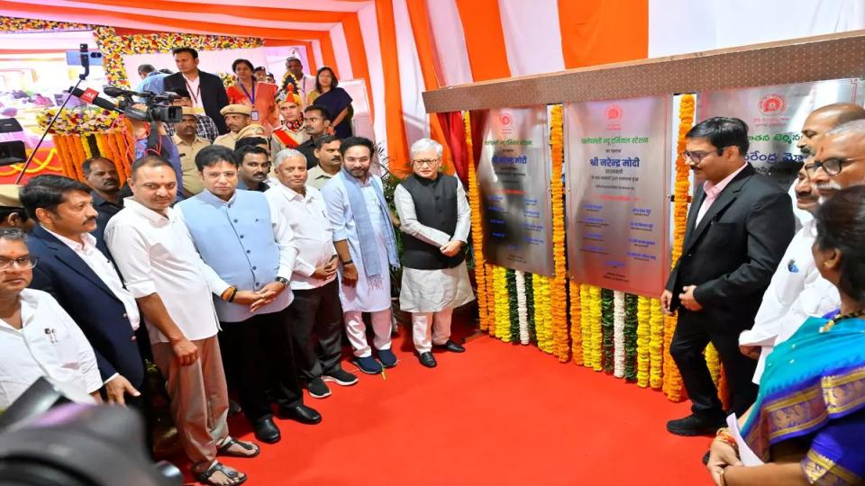 modiinauguratesnewlookcharlapallirailwaystation
