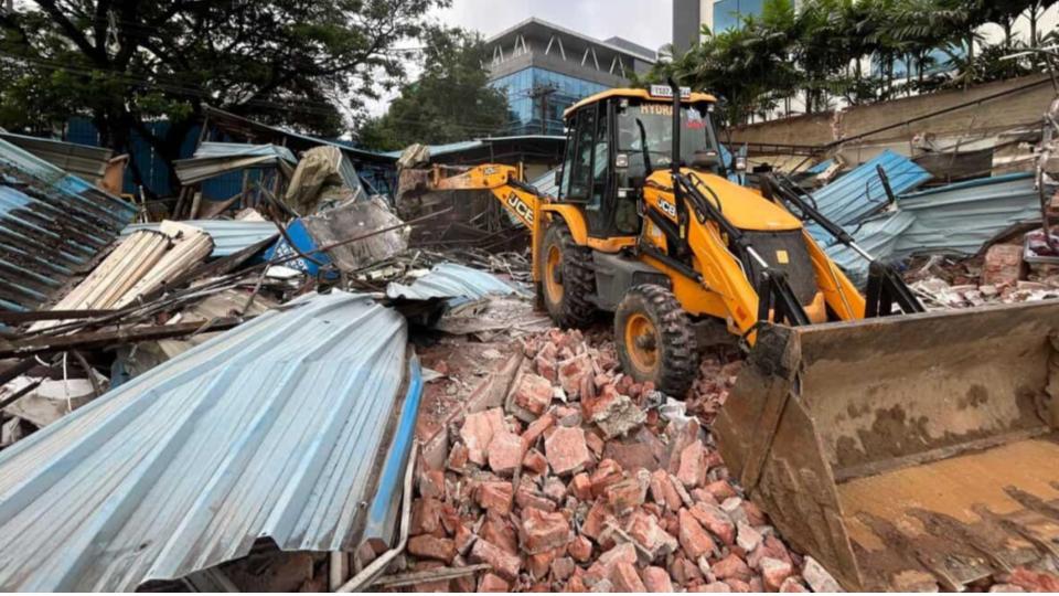 HYDRAA takes up demolition drive in Hitech City