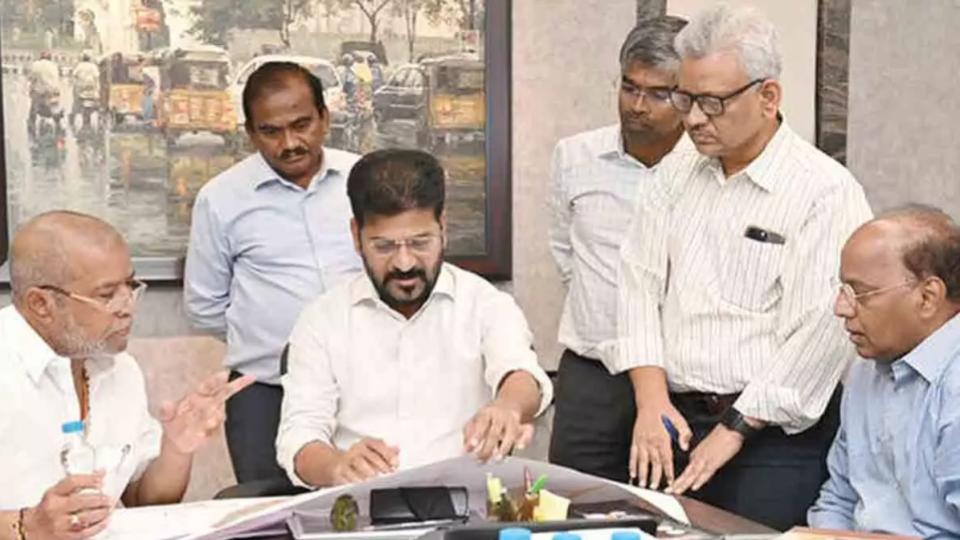 cmrevanthdirectsofficialtoconstructnewosmaniahospitalin2years