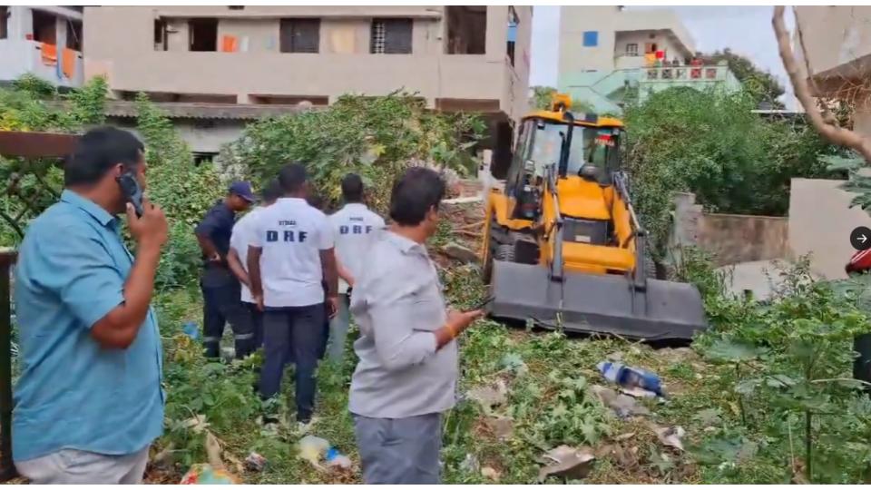 HYDRAA clears drain encroachments in Saidabad