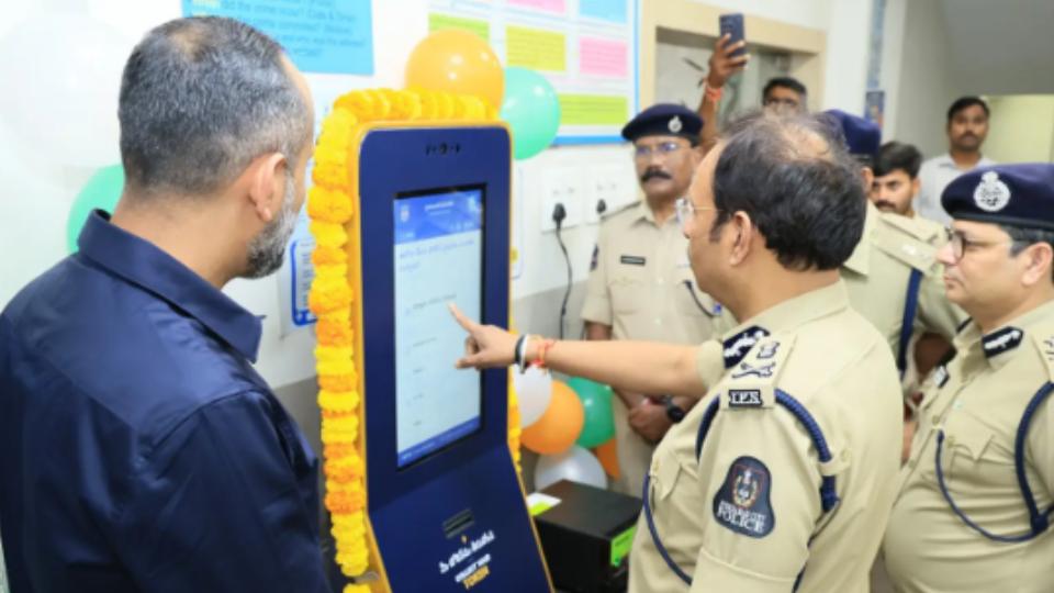 Sajjanar launches AI-based complaint kiosk at Mehdipatnam PS 