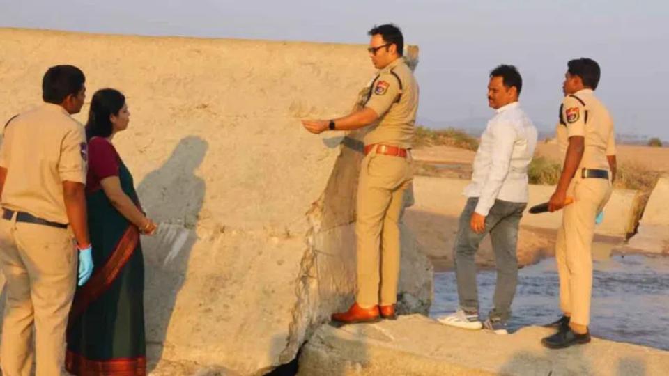 karimnagarcollectorcpinspectsdamagedmanaircheckdam