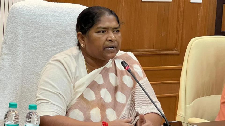 Seethakka Review Arrangements for Cabinet Meeting in Medaram