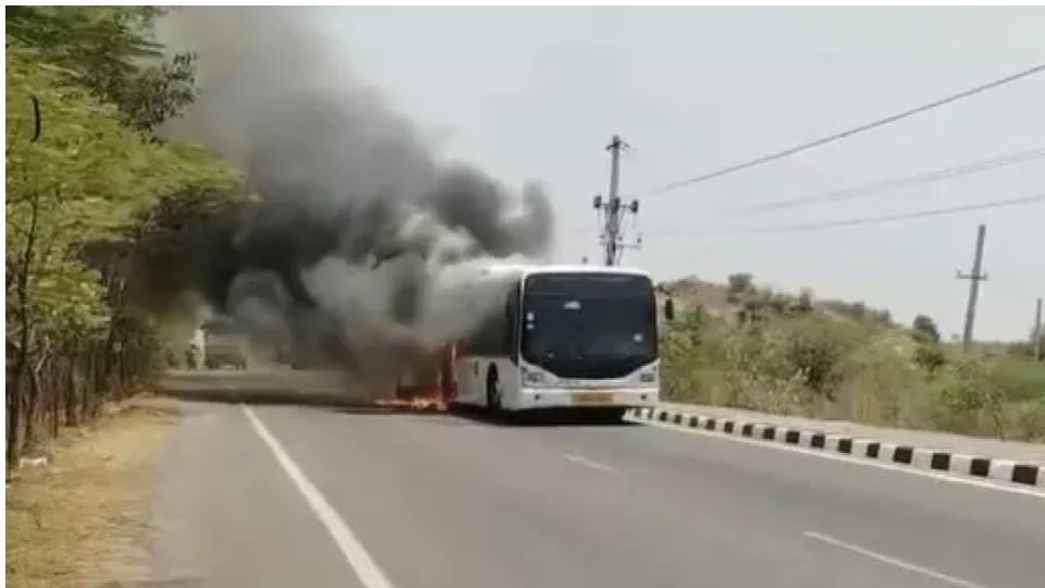 airindiabusguttedinfireonhyderabadorr