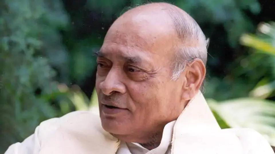 brsleaderspaytributestoformerpmpvnarasimharao