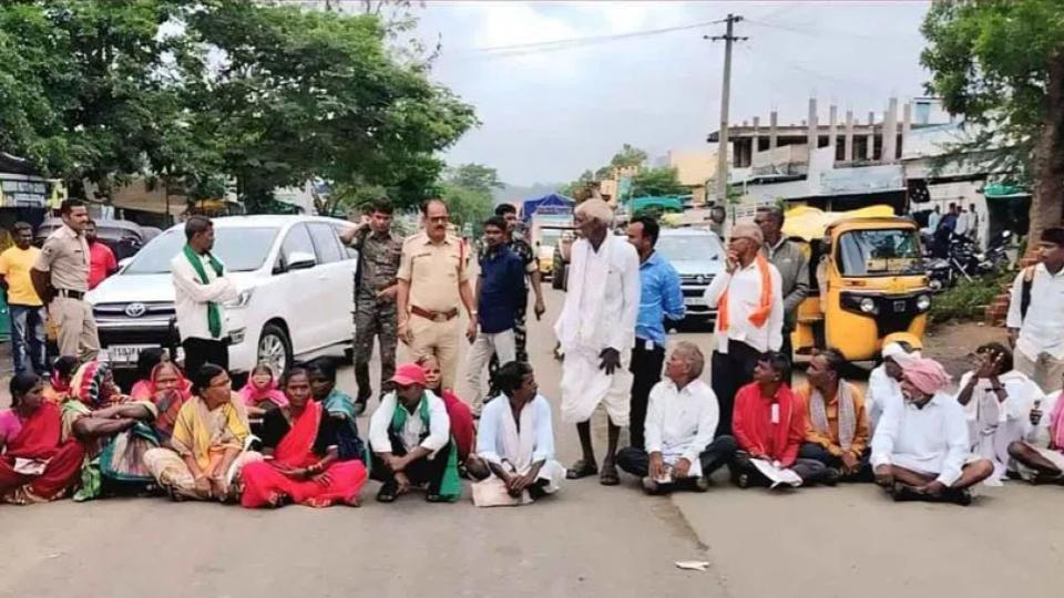 Farmers block road over urea shortage in Asifabad