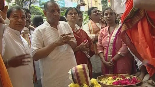 governoreslnarsimhanperformspujatokhairtabadganesh