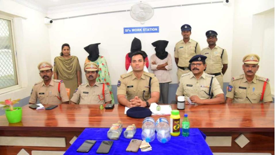Women kills her husband by pouring herbicide in his ear in Karimnagar