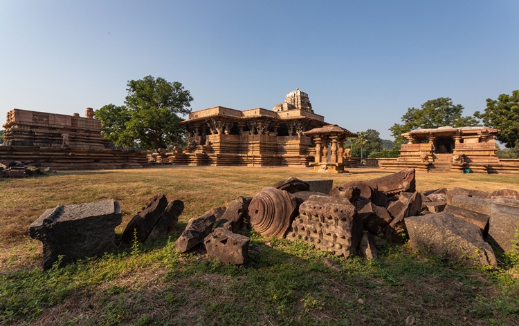 kakatiyarudreshwaratempletelanganainscribedasunescoworldheritagesite