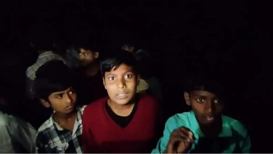 Sangareddy students protest over no electricity in govt school